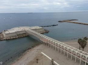 Suite beachfront near the station and Port, 5 beds